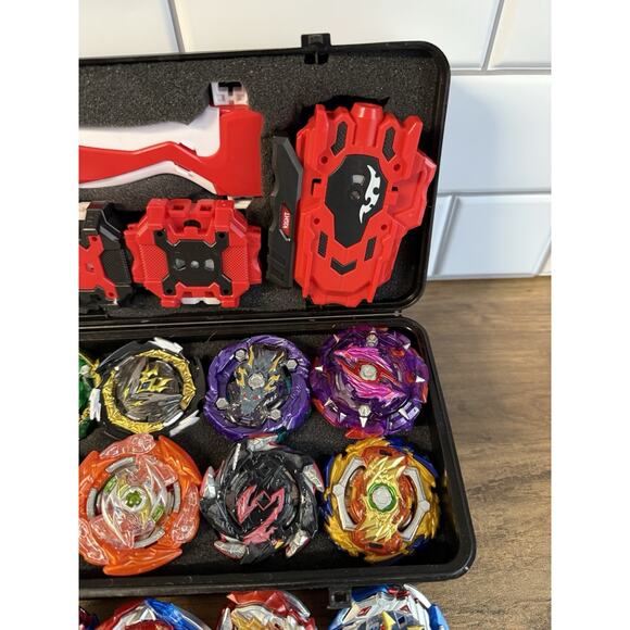 12 Beyblades, Accessories, Carry Case READ - Picture 3 of 11